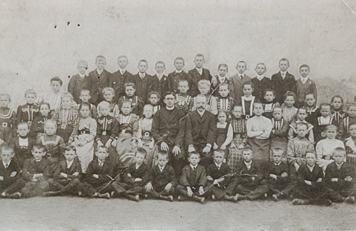 Bratelsbrunn, školní třída, nedatováno - zdroj: Sbírka Adelheid Wolf