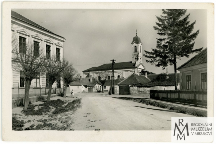 Bratelsbrunn pohlednice, 28. října 1938, zdroj: Regionální muzeum v Mikulově
