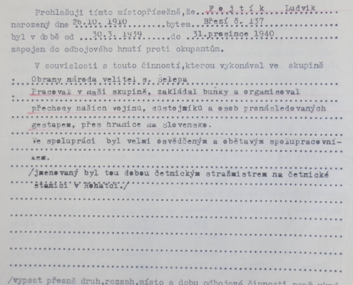 František Krutil podává místopřísežné prohlášení o Ludvíku Fojtíkovi a jeho odbojové činnosti, rok 1969 – zdroj: Vojenský historický archiv
