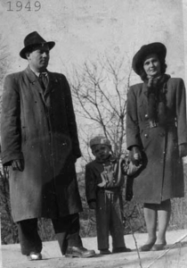 Dobroslav Lupuljev s rodinou v obci Bošovice v roce 1949, zdroj: Jaroslav Šimandl / kniha II. světová válka přešla také přes Bošovice