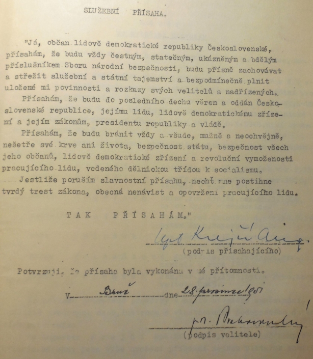 SNB - služební přísaha kpt. Augustina Krejčího, rok 1951, zdroj: Archiv bezpečnostních složek
