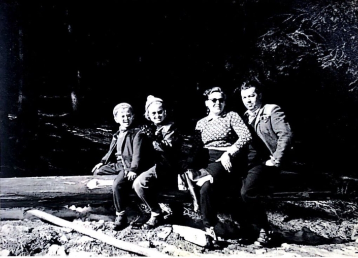 Rodinná fotografie, začátek 50. let, Vysoké Tatry, Slovensko, zdroj: Lukáš Krejčí